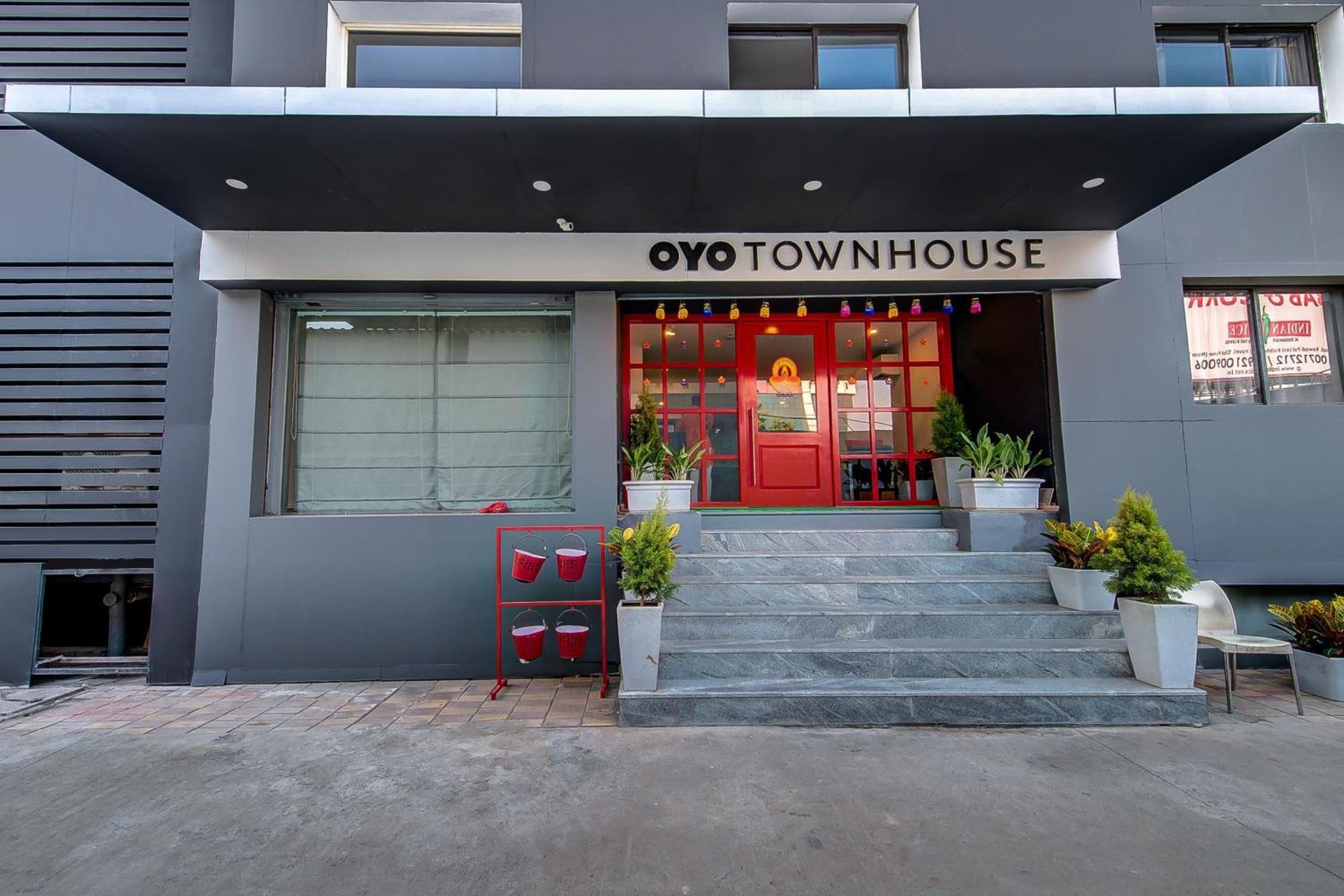 Отель Oyo Townhouse 048 Hadapsar Phursungi Экстерьер фото